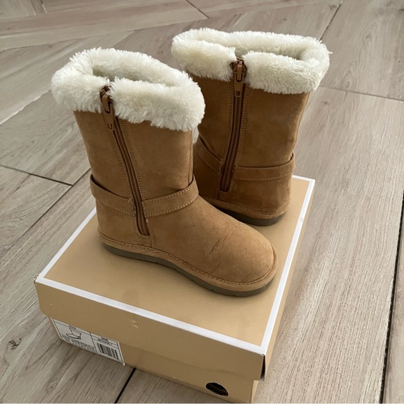 Toddler Girl Michael Kors boots - Picture 4 of 12